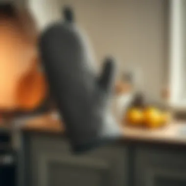 Comfort and Grip Ergonomic design of an insulated oven mitt illustrating comfort and grip